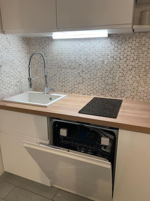 Appart Frontignan Sur La Plage, Piscine, Wifi, Tv, Netflix Esterno foto