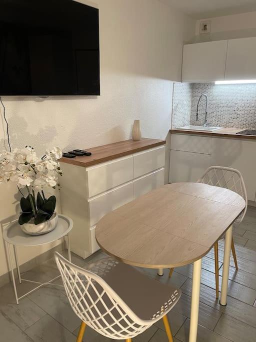 Appart Frontignan Sur La Plage, Piscine, Wifi, Tv, Netflix Esterno foto